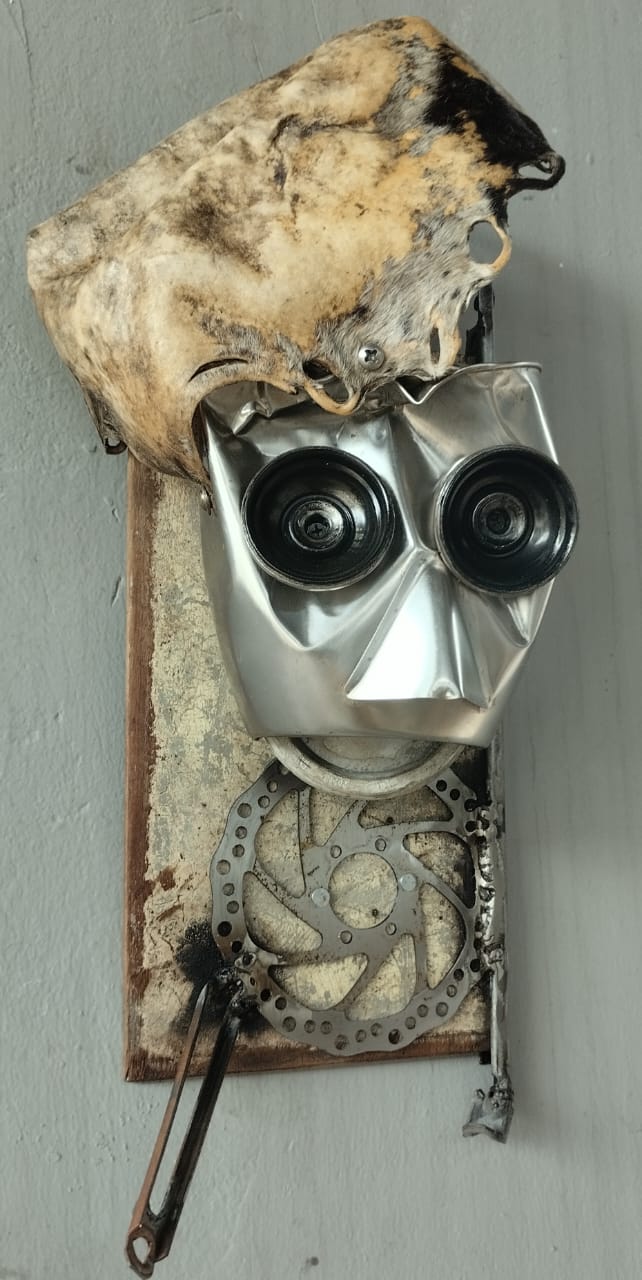 Rei Africano Com a Coroa Tradicional