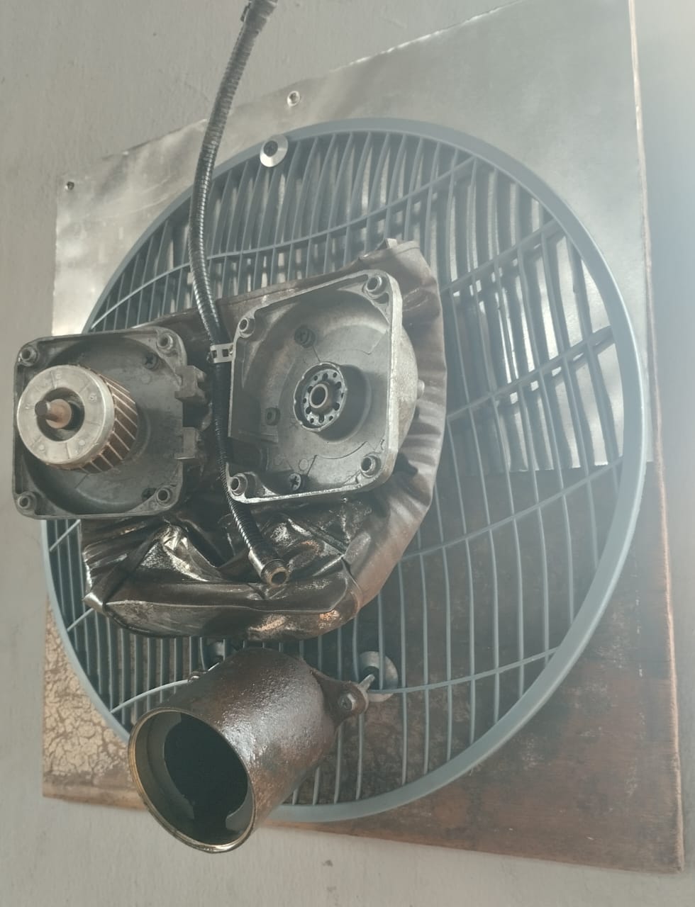 O espelho do grito após á liberdade